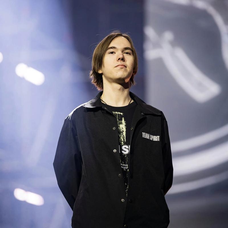 英雄联盟转会期白热化！DK公开招募教练，宁王冷少或重返舞台